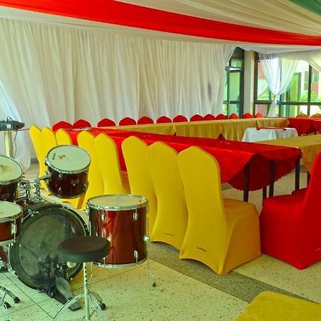 Dianwill Hotel Entebbe Ngoại thất bức ảnh